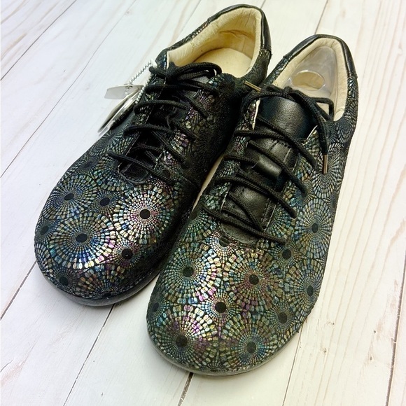 Alegria Metallic Shiny Printed Lace Up Leather Sneakers Black NWT Size 7 - Picture 8 of 13